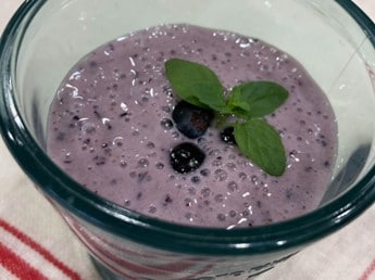 バナナとブルーベリーのオリゴ糖ヨーグルトスムージー作り方