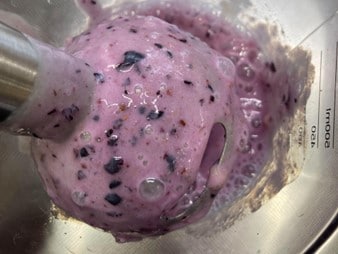 バナナとブルーベリーのオリゴ糖ヨーグルトスムージー作り方