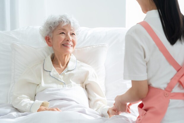 食事をするときの姿勢と誤嚥（ごえん）を防ぐポイント