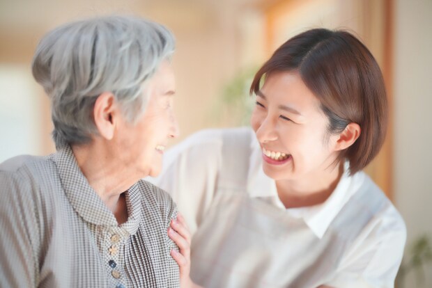 介護の「接遇の5原則」とは？介護現場で重視される理由と目的