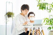 「子どもがインフルエンザにかかって通園・通学を控えることに！」親が仕事を休めない場合、どこかに預けられないの？