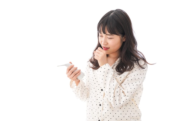 風邪をひいた若い女性