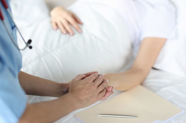 家に残した子どもが心配で退院を懇願