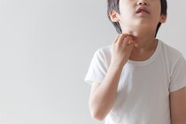 子どもの「水いぼ」、できていても慌てずに対処を。放置しても自然治癒するケースがほとんど