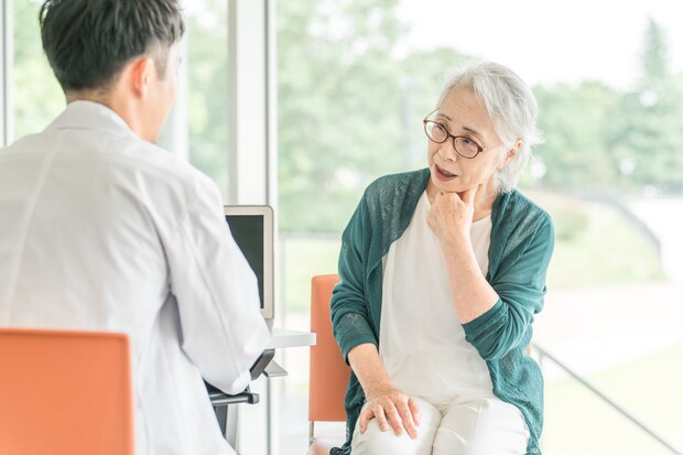 インプラント後に注意すべき症状の見分け方と受診の目安