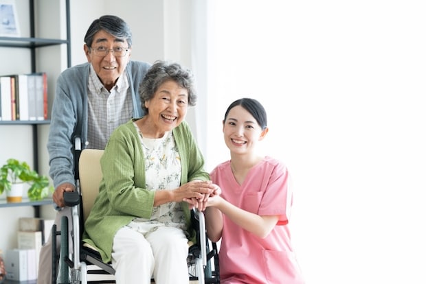 認知症の方を自宅で介護する際の負担を軽減する方法