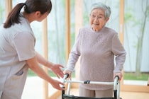 要支援でデイサービスは利用可能？デイケアとの違いや利用方法、メリットを解説