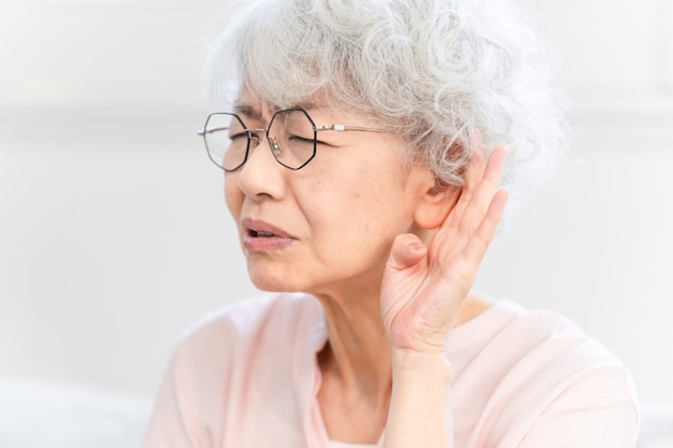 『老人性難聴』になりやすい人の特徴とは？ 「糖尿病・高血圧・喫煙歴」で注意が必要なのは？