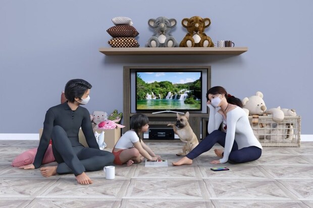 外出自粛のため家族で家の中で過ごしている