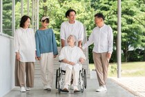 介護で行うべき声かけとは？避けるべき言葉やポイント、ケース別の声のかけ方について解説します