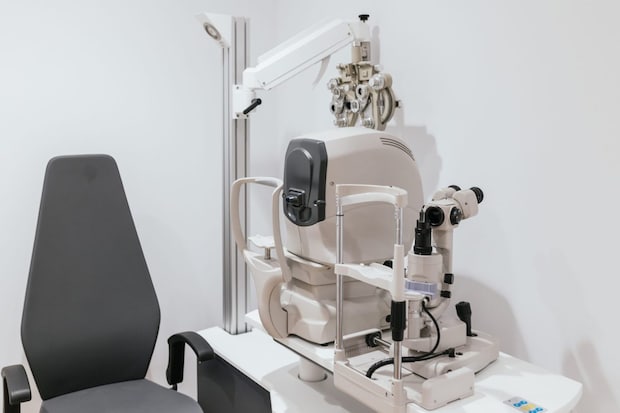 閉塞隅角緑内障が疑われるときの検査と受診