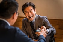 「仕事終わりに飲みたくなる理由」は医学的に説明できる！ ストレス・低血糖と飲酒欲求の関係を医師が解説