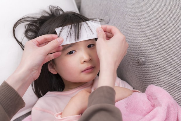 休日や夜中に発熱したとき、家庭でできること