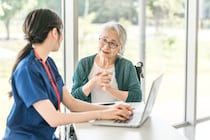 要介護認定は更新が必要？手続きのやり方や注意点などを解説します