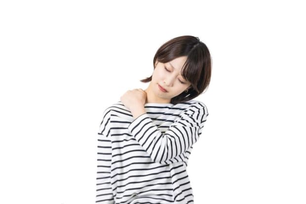 肩こりを感じる女性