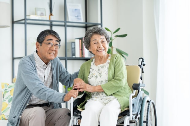 介護では家族にどのような負担がかかる?負担を軽減する方法や支援サービスも解説