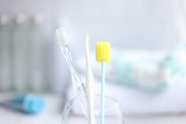 口腔ケアのやり方は？重要な理由とケアの手順、注意点を解説します