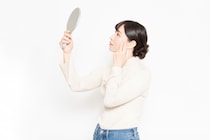 皮膚科医に聞く！ 老人性色素斑と肝斑が混在している場合のシミはどうやったら消える？