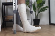 疲労骨折って普通の骨折と何が違うの？ 原因や対策について教えて！