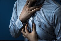 喘息発作への正しい対処を医師が解説！ 重症度別の適切な処置とは