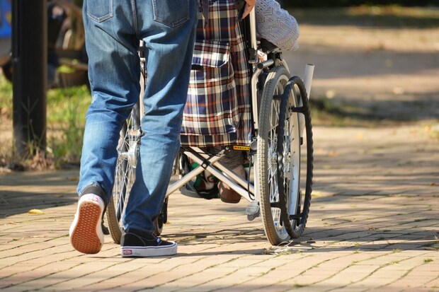 生活保護の介護扶助と介護保険サービスの関係