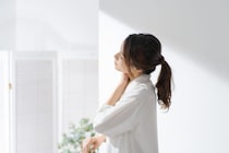 【闘病】衝撃！ “ただの寝違え”ではなく「首の靭帯が骨になる難病」になっていた…