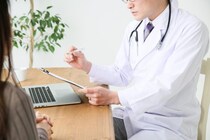 物忘れの原因は？症状・対処法・セルフチェック法を紹介