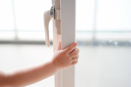 インフルエンザ脳症にみられる異常行動とは