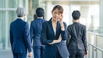 頑張るのに評価されない… 『適応障害』になりやすい人の特徴と話し方【医師解説】