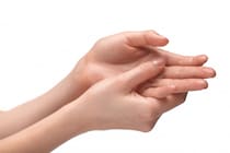 【闘病】20代でリウマチになり、YouTubeで情報発信を始めた女性