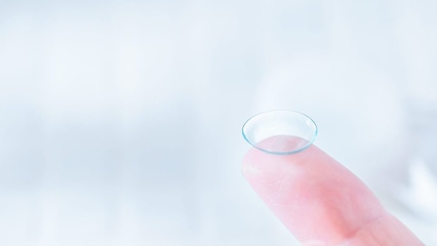 寝るとき『コンタクトをつけるだけ』の近視治療「オルソケラトロジー」は何日で効果が出る?