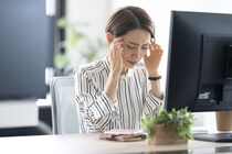 つらい頭痛、我慢していませんか? 頭痛の対処法・病院で受けられる治療法を医師が解説!