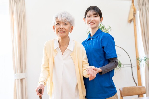 訪問介護とホームヘルパーの違いとは？制度や役割の違いや混同しやすいポイントを解説
