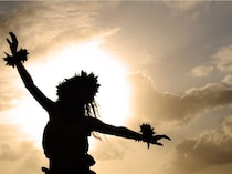 【闘病】「難病でも楽しく生きられる」フラダンス講師の向き合い方《多発性筋炎》