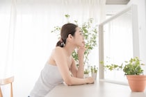 眼瞼下垂の受診目安は？ こんな特徴・症状があったら要注意!?