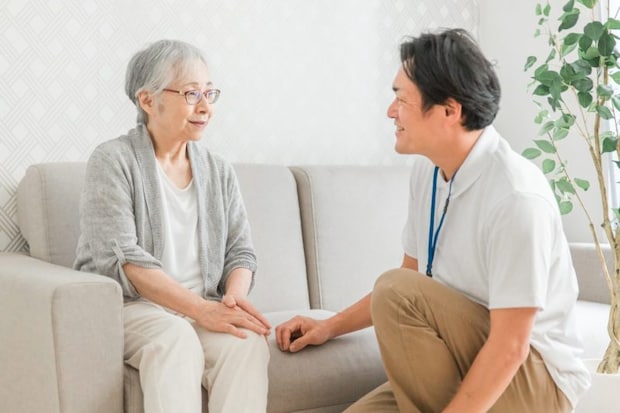 男性介護職と高齢の方