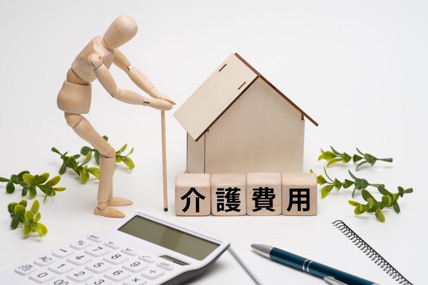 介護施設に入居する際の費用相場と内訳