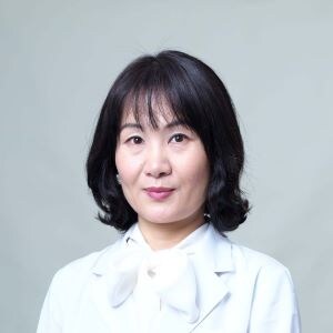 種市 摂子