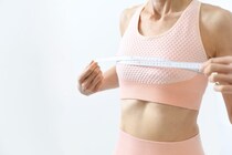 自然なバストアップを目指すなら？脂肪注入による豊胸を美容外科医が解説