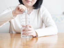【闘病】20代なのに筋力は90代 「歩いているのが不思議」な状態… 皮膚が硬化する『難病』