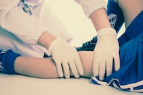 子どもの成長期の痛みは「成長痛」だけではない？ 「骨端症」と「成長痛」の違いについて医師が解説