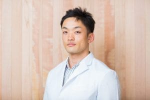 山本 康博