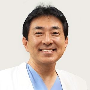 間瀬 泰克