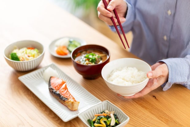 胃もたれ、胸やけ、胃痛が起きているときに気を付けるべきこと