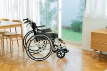 居宅介護とは？利用できるサービスやメリット、費用の目安と施設介護へ移行するタイミングを解説