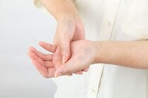 関節リウマチの治療方法｜原因や症状、早期発見の重要性を解説！