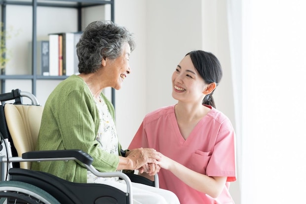 老健施設の入所条件や費用、他施設との違いをわかりやすく解説！