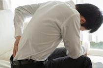 「腰痛」初期・慢性段階の対処法を進行度合い別に解説「カギを握るのは筋トレとストレッチのやり方」
