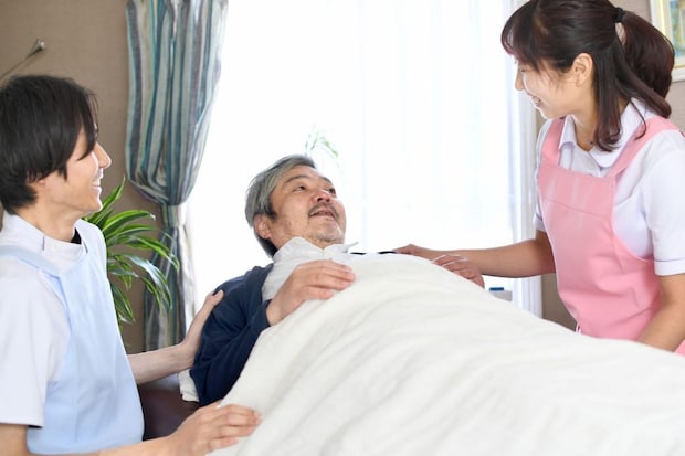 介護で行う喀痰吸引の手順やタイミング、判断基準をわかりやすく解説！