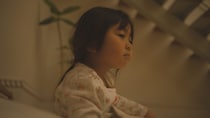 「子どもの睡眠不足」の原因は“あの習慣”？ 大人と異なる症状と『3つの対策』【医師解説】